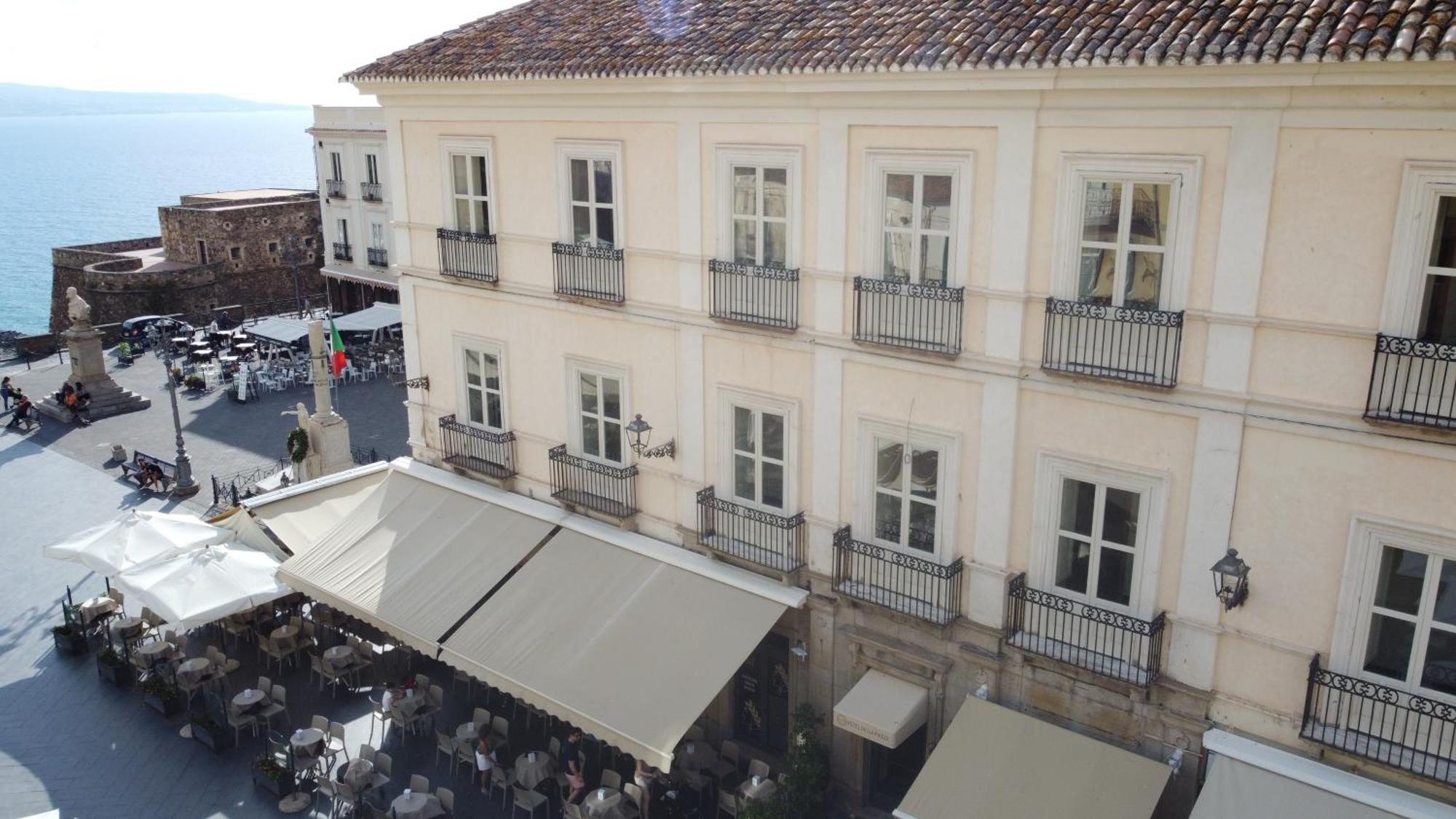 Hotel Della Piazza Pizzo (Calabria) Exterior foto