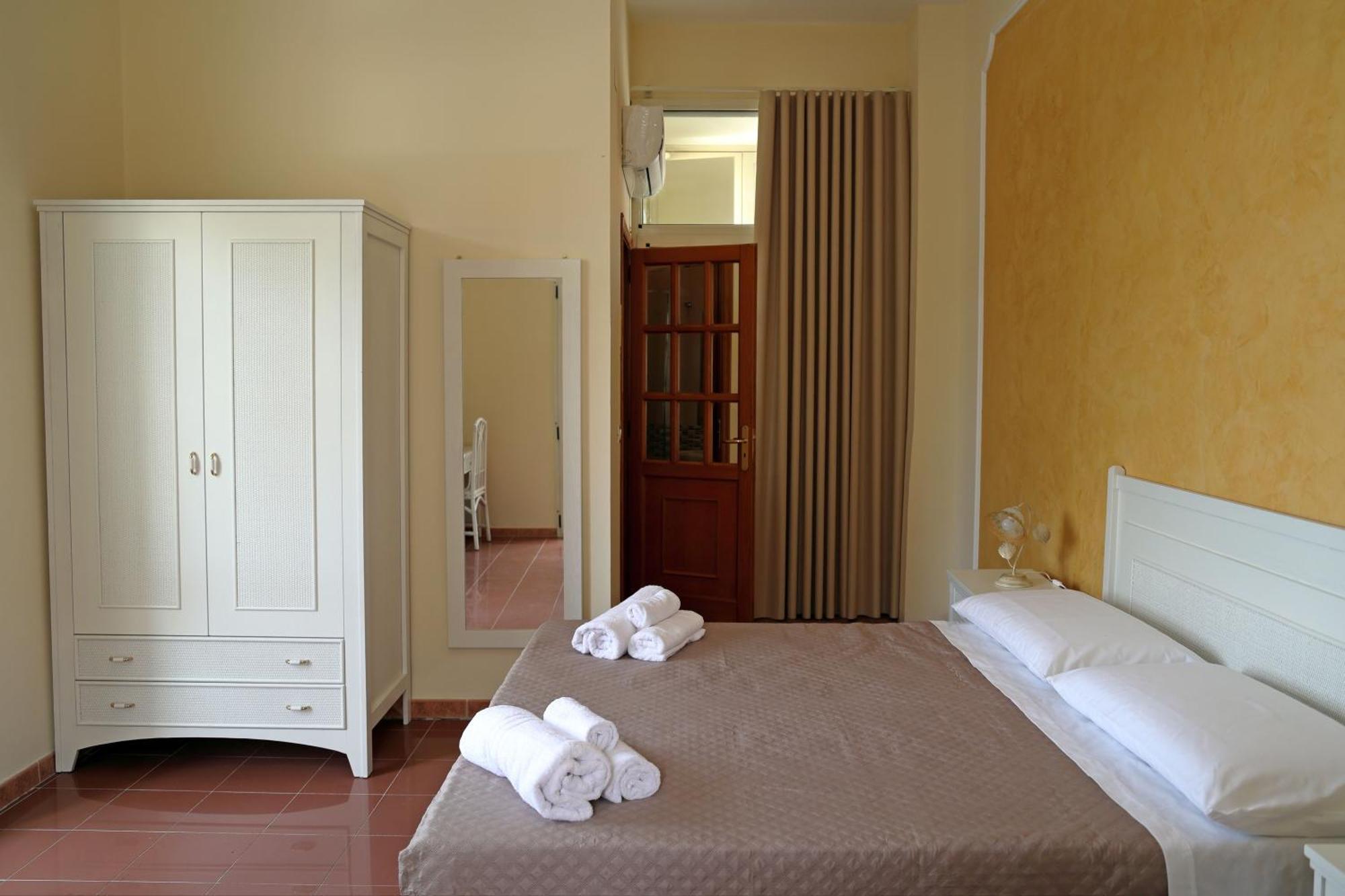 Hotel Della Piazza Pizzo (Calabria) Exterior foto