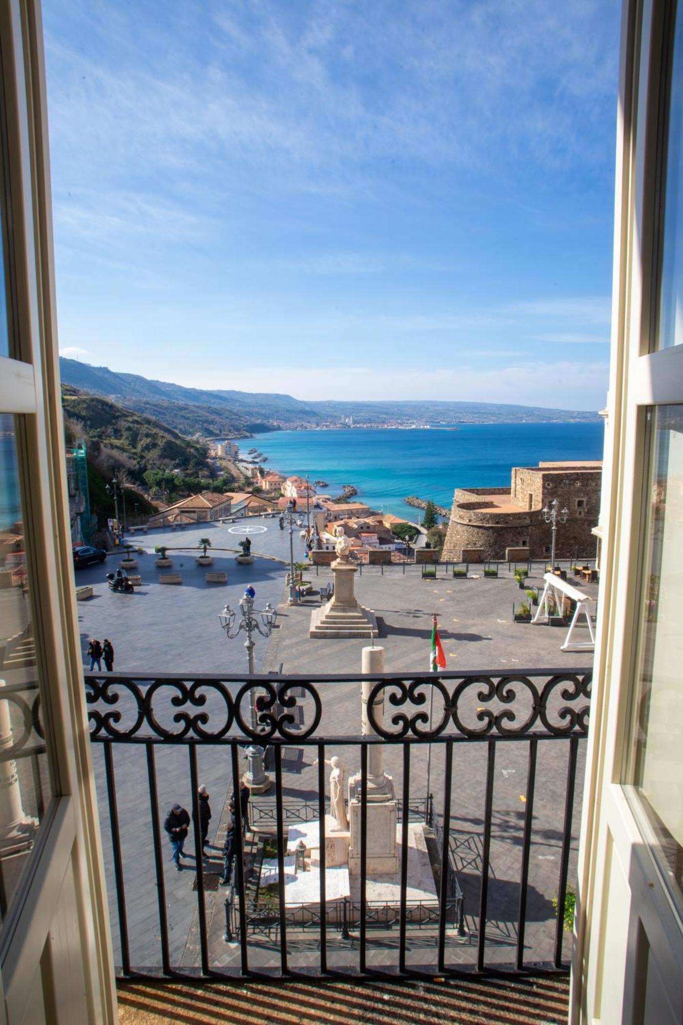Hotel Della Piazza Pizzo (Calabria) Exterior foto